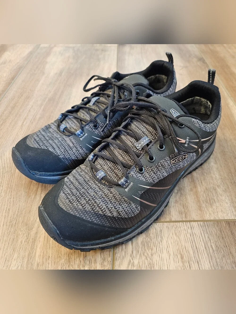 KEEN Women's Waterproof Hilimg Shoes - Size 8 - Picture 1 of 9